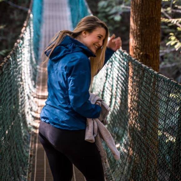 Meet your Posher, Delaney - Picture 1 of 4